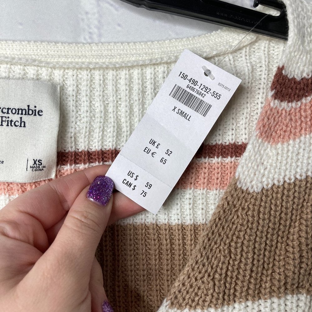 Abercrombie & Fitch Women's Crop Sweater - Picture 3 of 4